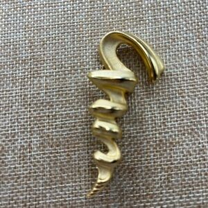 TARA Brooch Twisted Tornado Gold Tone 3 dimensional Mixed Metal Finishing